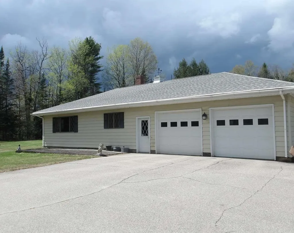 81 Hill Street Lyndon VT 05851