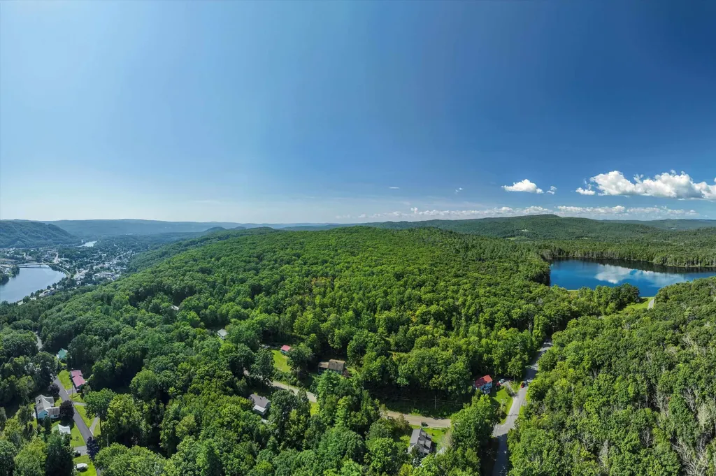 Crotty Drive Rockingham VT 05101