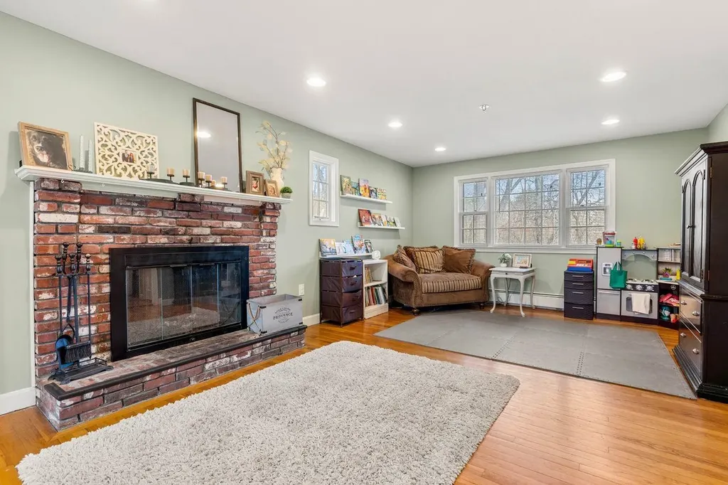 11 Fairway Drive Amherst NH 03031