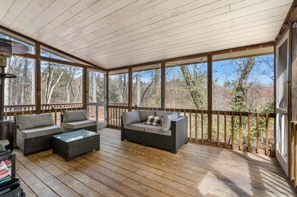 11 Fairway Drive Amherst NH 03031
