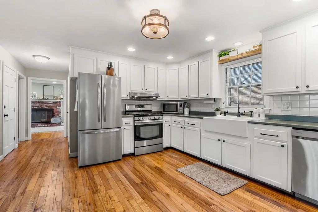 11 Fairway Drive Amherst NH 03031