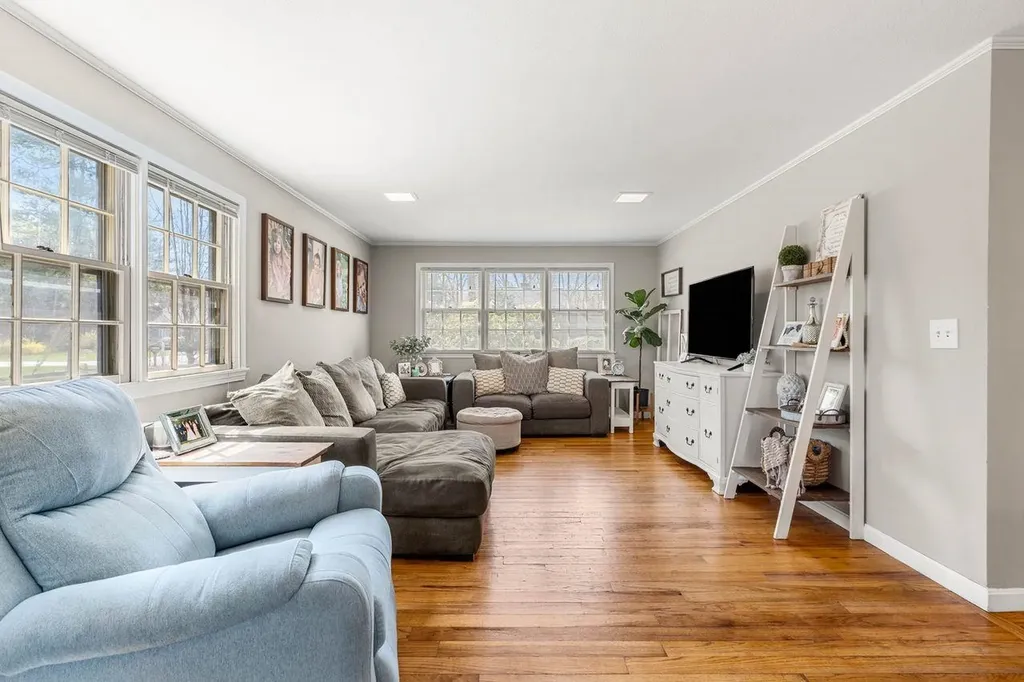 11 Fairway Drive Amherst NH 03031