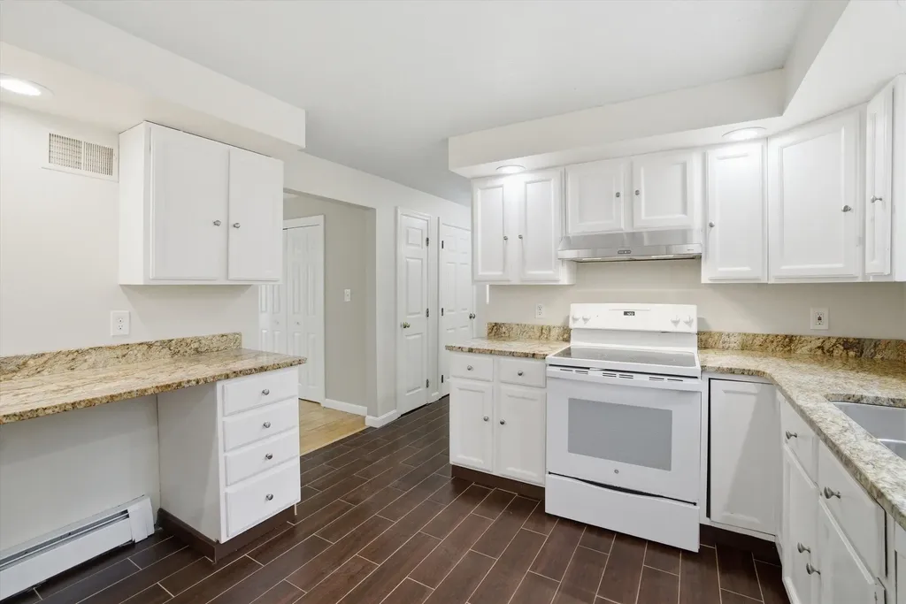 23 Mcquestion Road Merrimack NH 03054