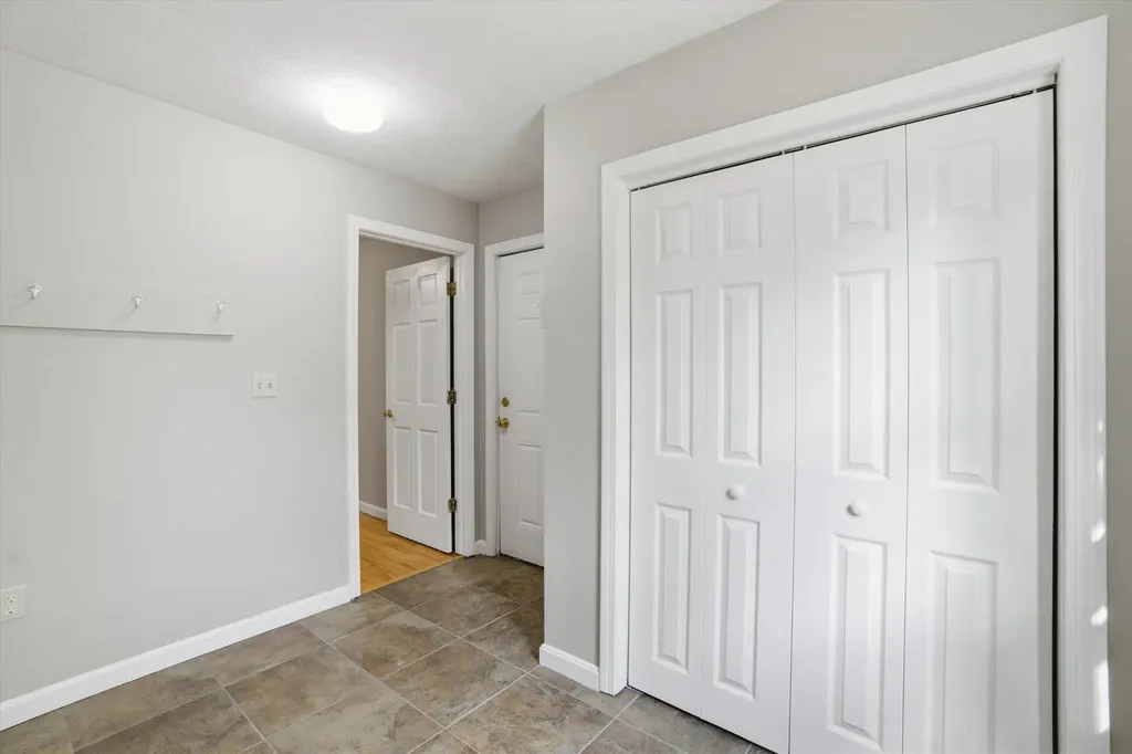 23 Mcquestion Road Merrimack NH 03054