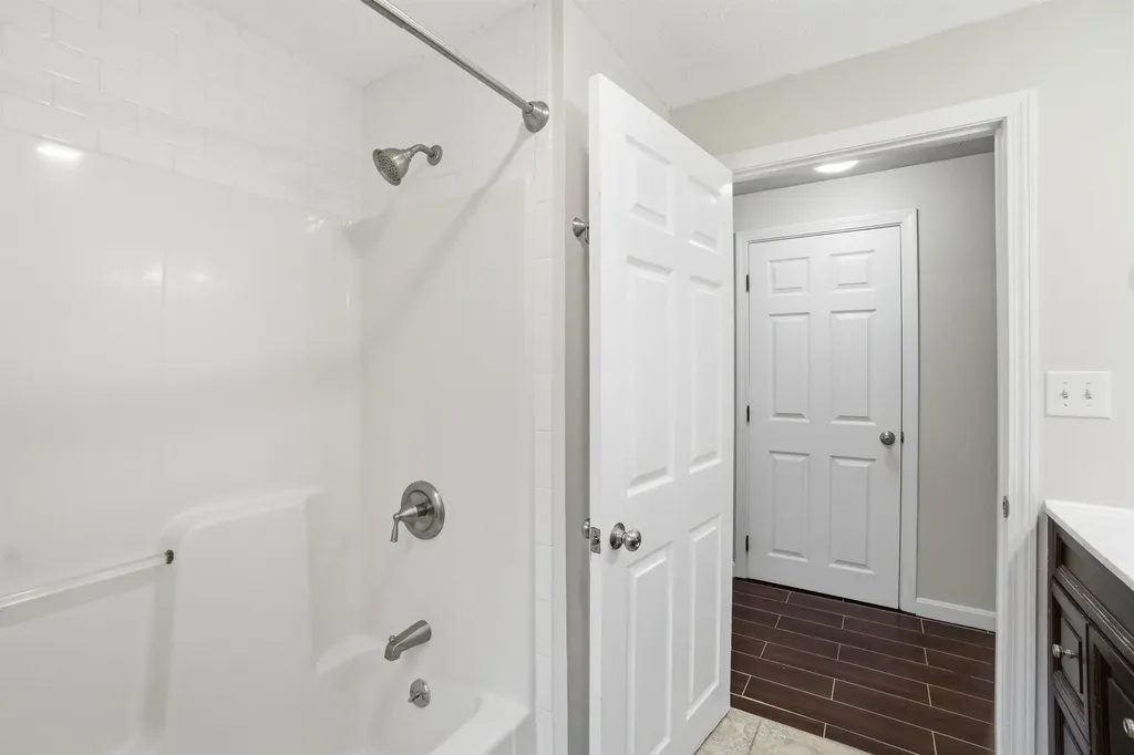 23 Mcquestion Road Merrimack NH 03054