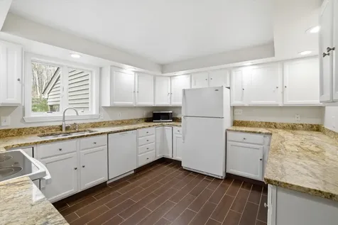 23 Mcquestion Road Merrimack NH 03054