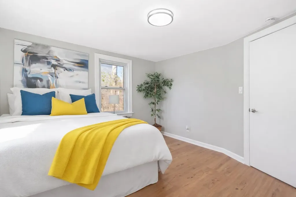 734 W Hollis Street Nashua NH 03062