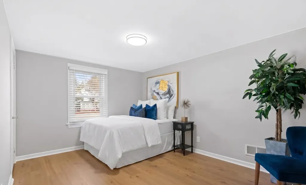 734 W Hollis Street Nashua NH 03062