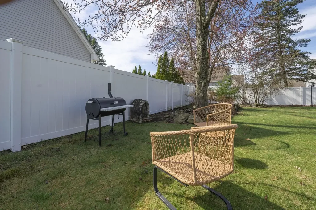 734 W Hollis Street Nashua NH 03062