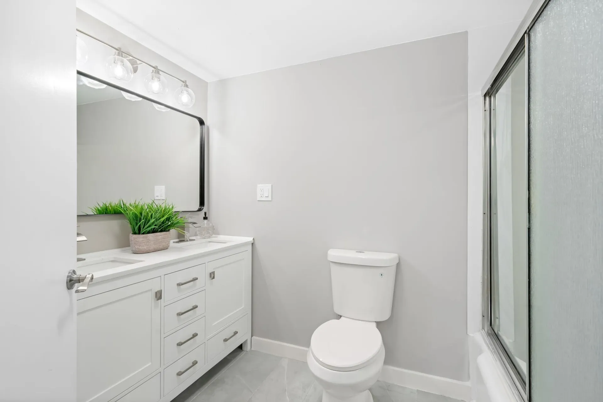 734 W Hollis Street Nashua NH 03062