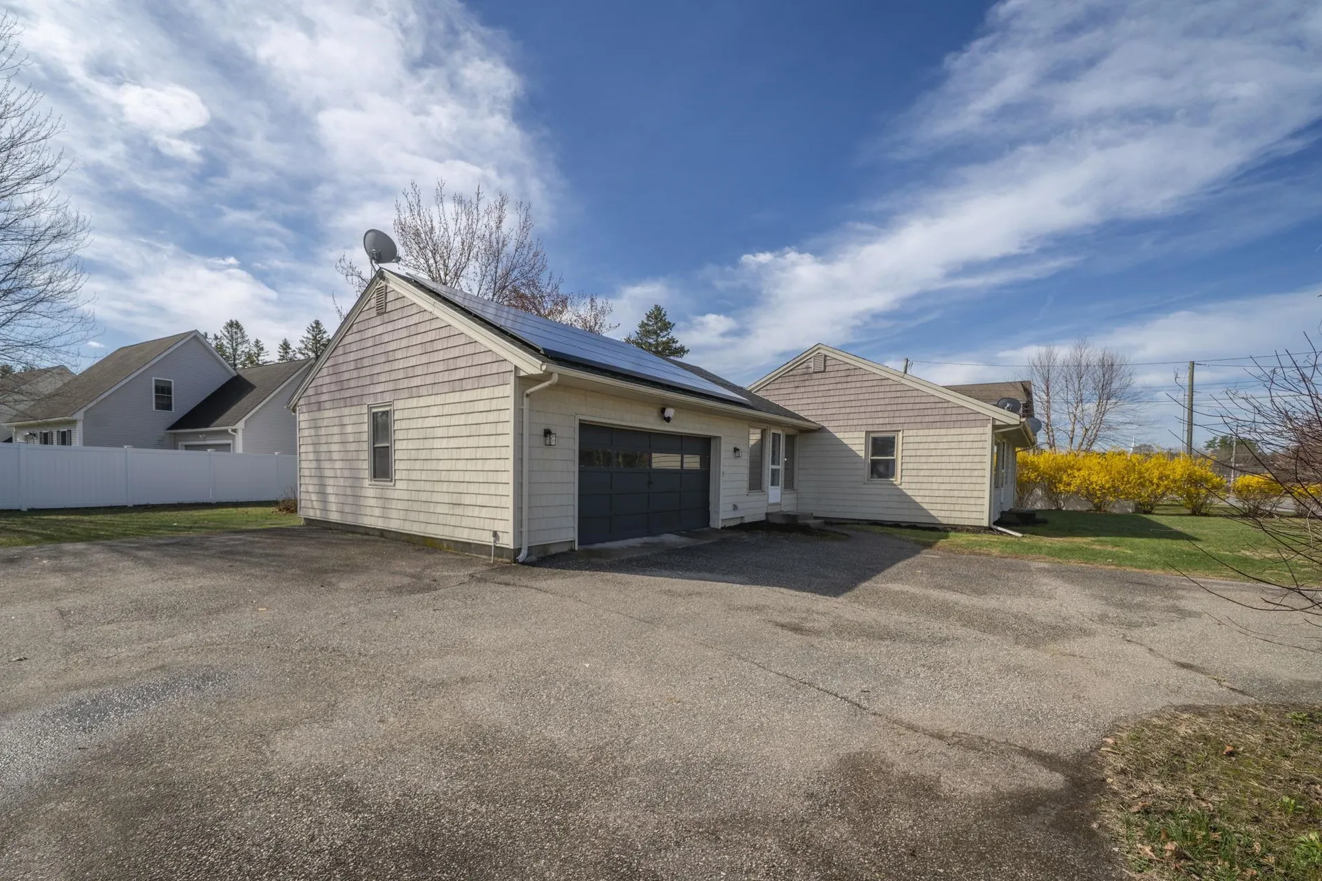 734 W Hollis Street Nashua NH 03062