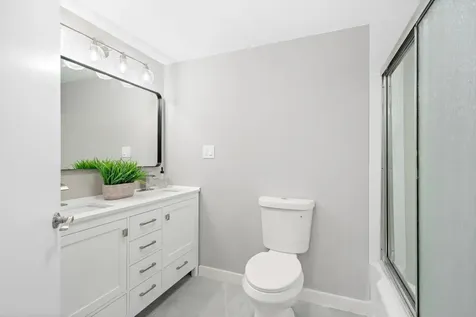 734 W Hollis Street Nashua NH 03062