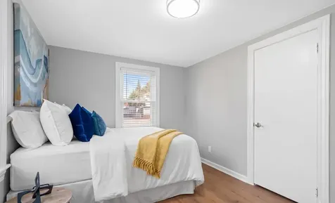 734 W Hollis Street Nashua NH 03062