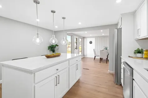 734 W Hollis Street Nashua NH 03062