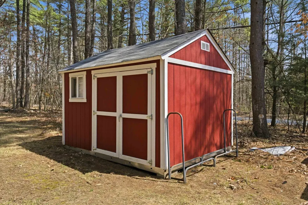 8 Matthews Road Swanzey NH 03446