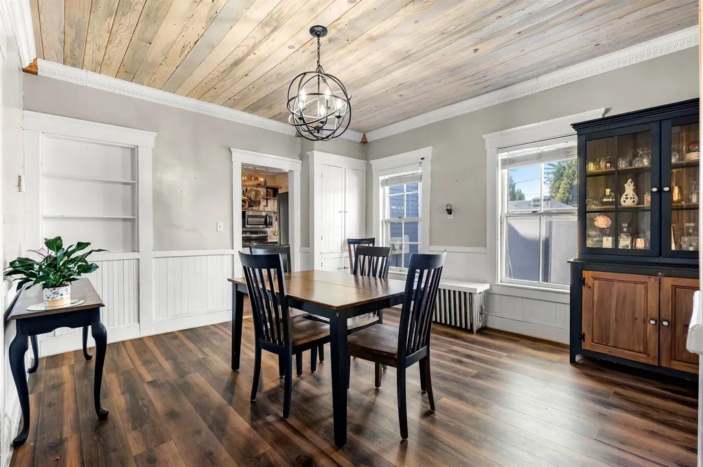 11 Pine Street Franklin NH 03235