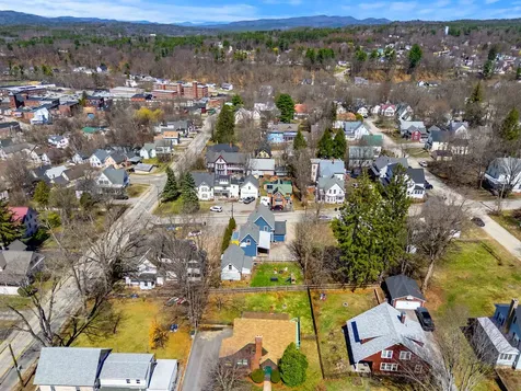 11 Pine Street Franklin NH 03235
