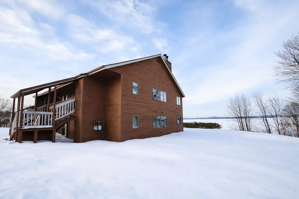 244 Holbrook Bay Commons Newport Town VT 05857