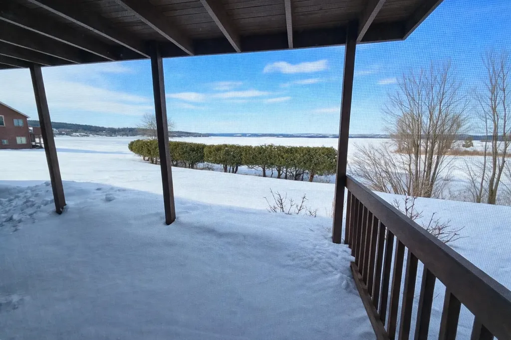 244 Holbrook Bay Commons Newport Town VT 05857
