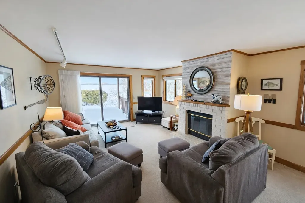 244 Holbrook Bay Commons Newport Town VT 05857