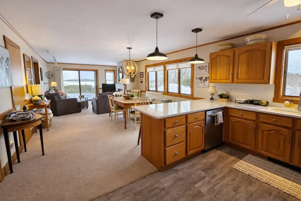 244 Holbrook Bay Commons Newport Town VT 05857
