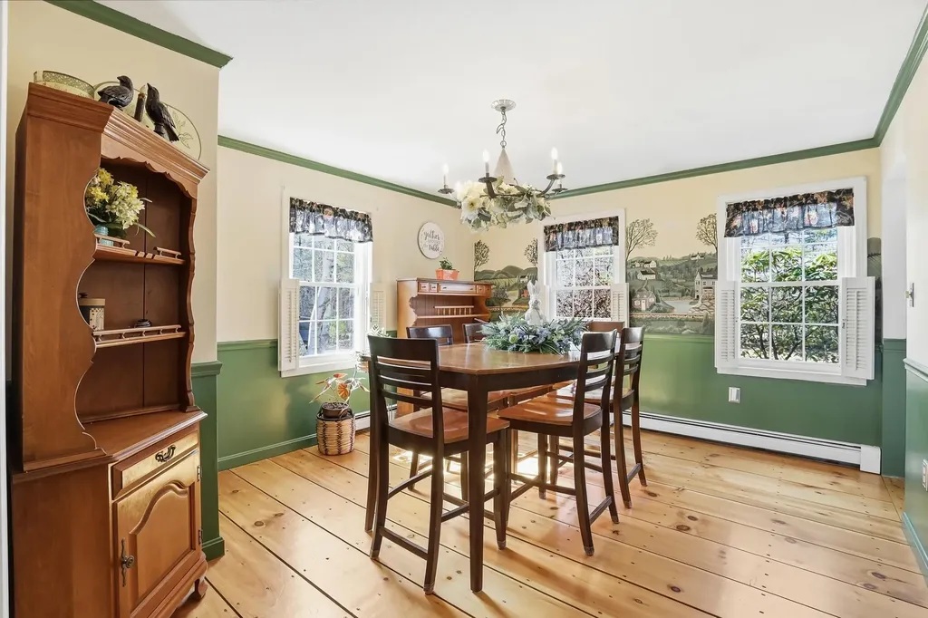 109 Old Center Road Deerfield NH 03037