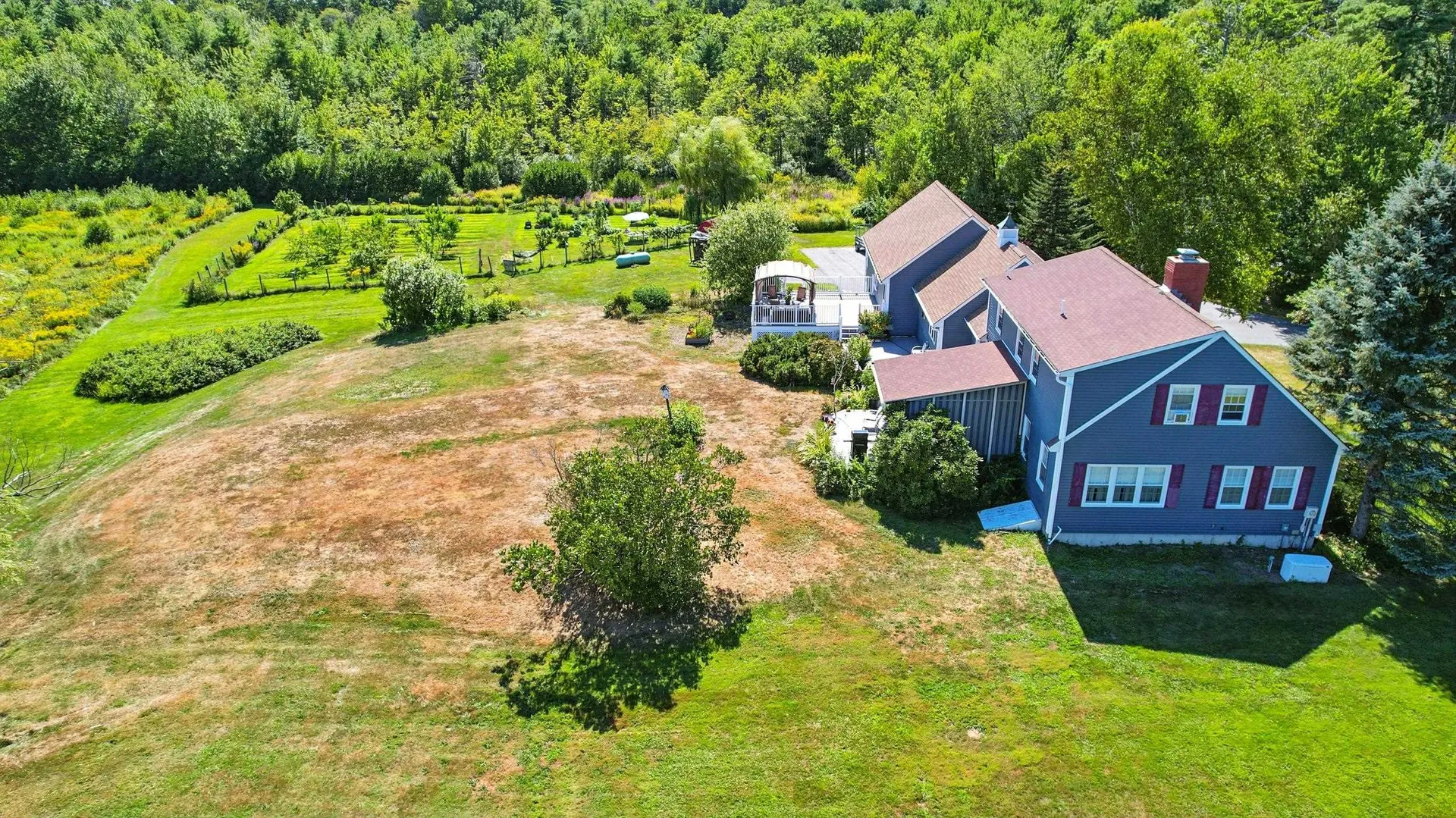 109 Old Center Road Deerfield NH 03037