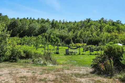 109 Old Center Road Deerfield NH 03037