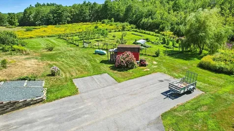 109 Old Center Road Deerfield NH 03037