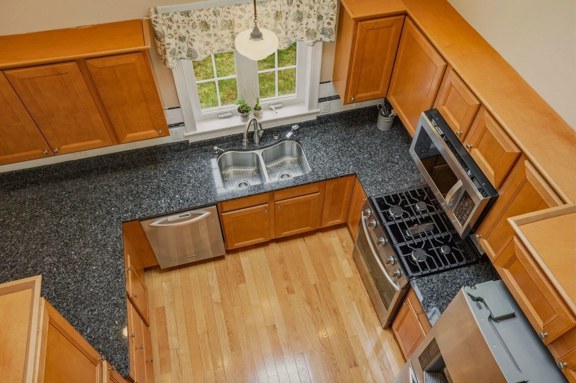38 Willowbrook Avenue Greenland NH 03840