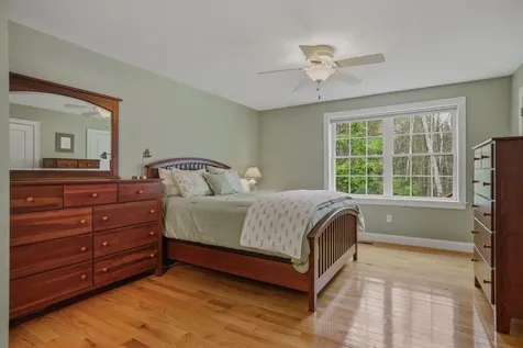 38 Willowbrook Avenue Greenland NH 03840