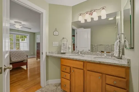 38 Willowbrook Avenue Greenland NH 03840