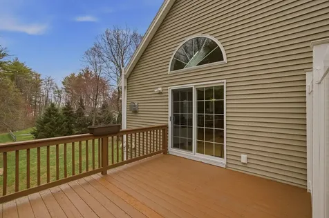 38 Willowbrook Avenue Greenland NH 03840
