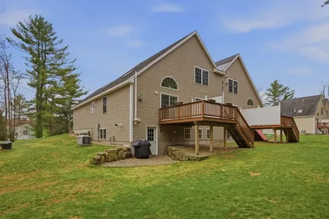 38 Willowbrook Avenue Greenland NH 03840