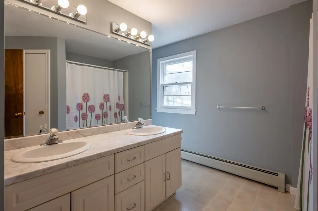 422 Main Dunstable Road Nashua NH 03063