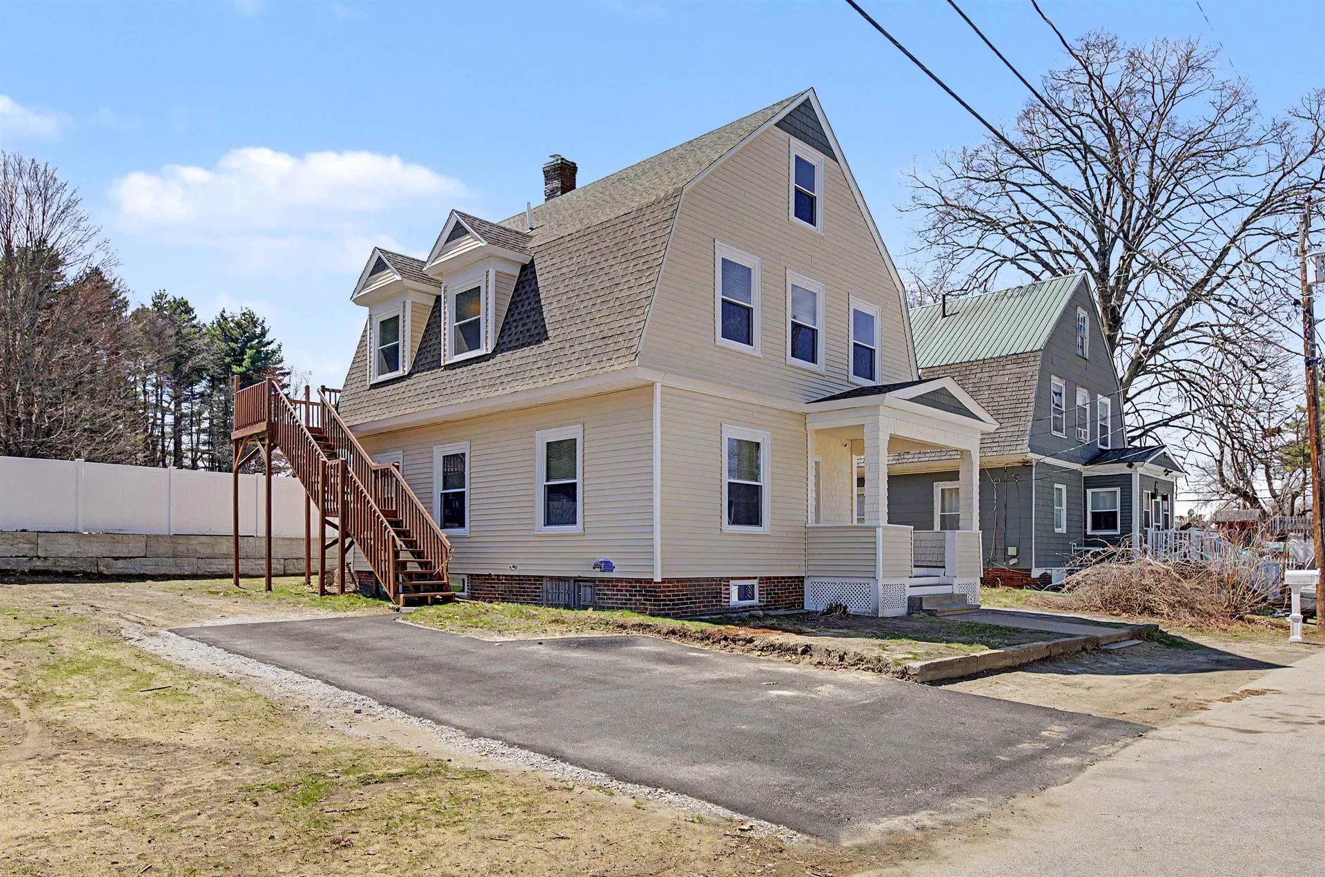 118 W. Hillcrest Avenue Manchester NH 03103