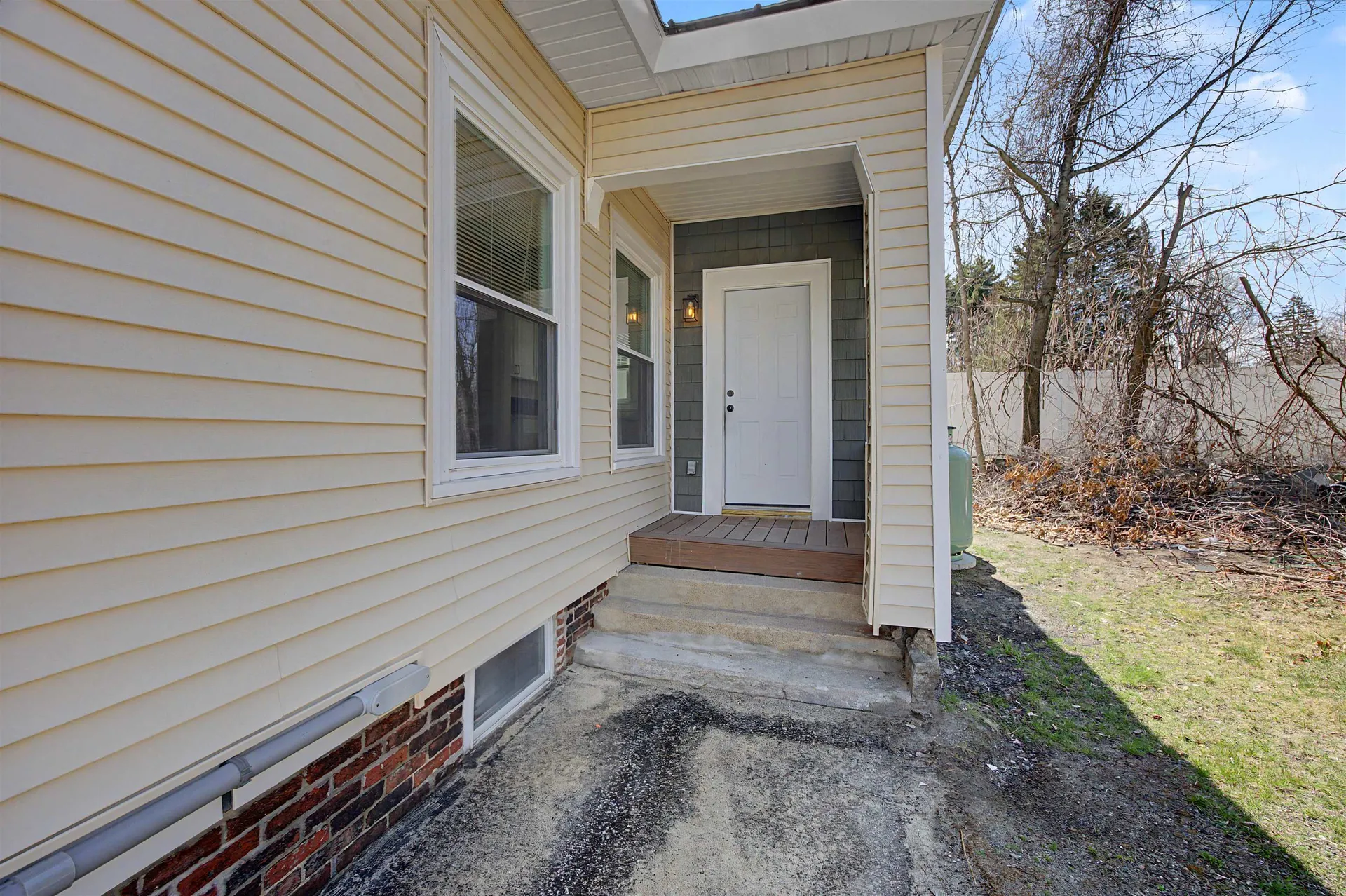 118 W. Hillcrest Avenue Manchester NH 03103
