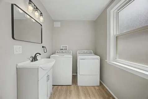 118 W. Hillcrest Avenue Manchester NH 03103