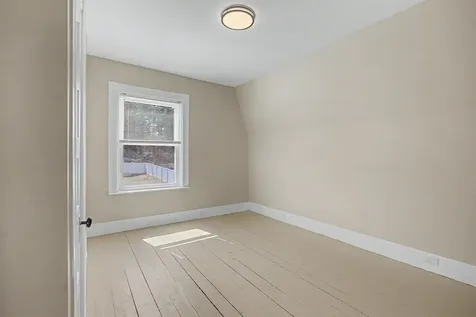 118 W. Hillcrest Avenue Manchester NH 03103