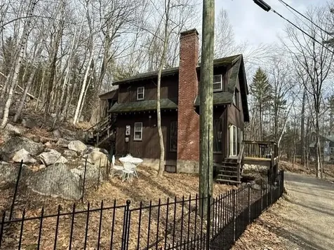 702 Little Sunapee Road New London NH 03257