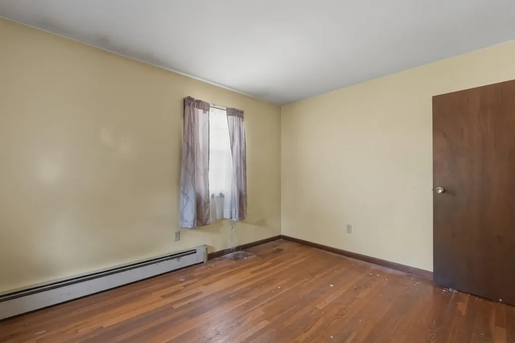 11 Thompson Avenue Hooksett NH 03106
