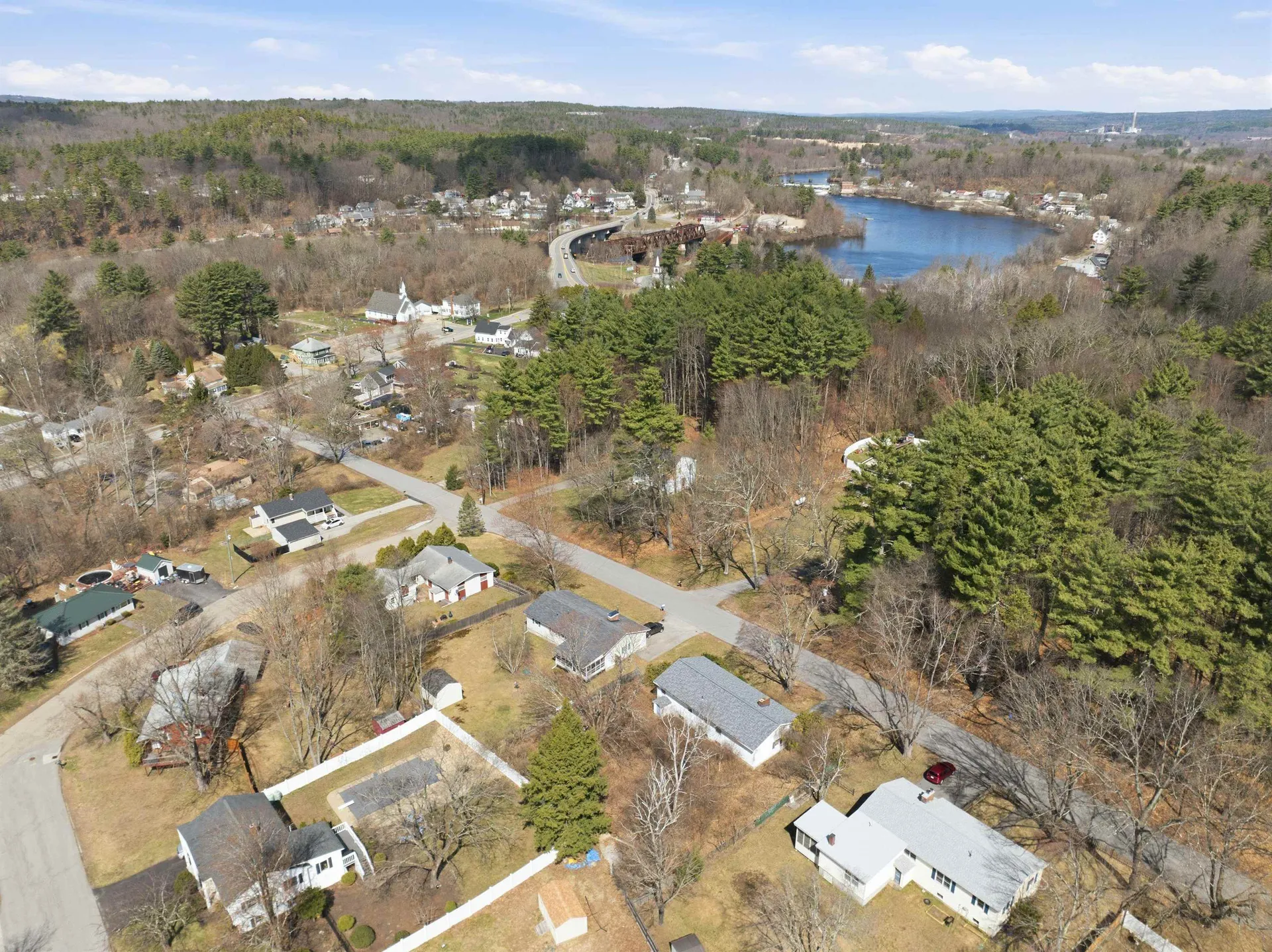 11 Thompson Avenue Hooksett NH 03106