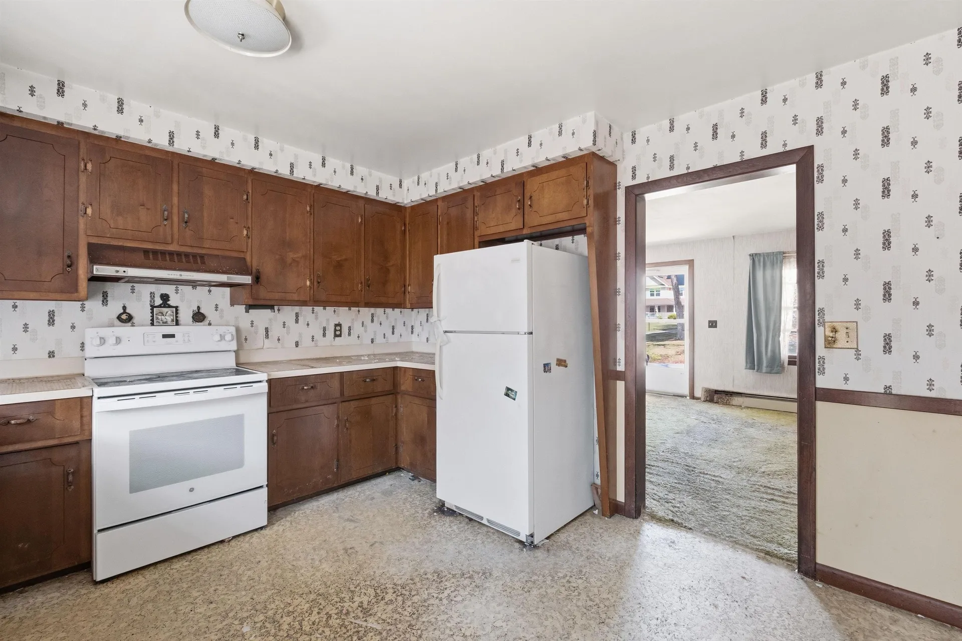 11 Thompson Avenue Hooksett NH 03106