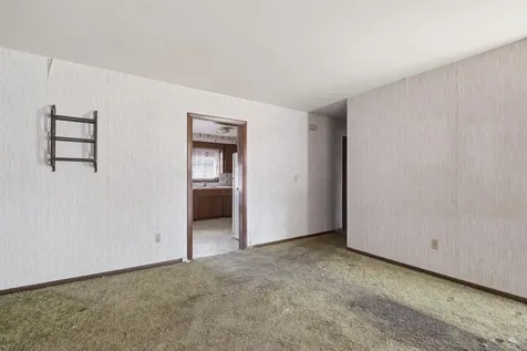 11 Thompson Avenue Hooksett NH 03106