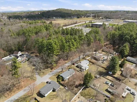 11 Thompson Avenue Hooksett NH 03106