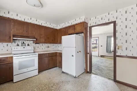 11 Thompson Avenue Hooksett NH 03106