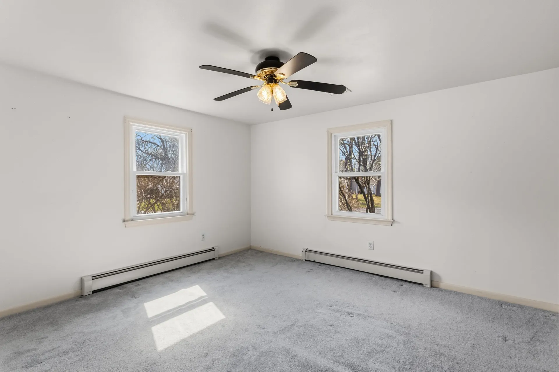 12 Colonial Circle Hampton NH 03842-3317