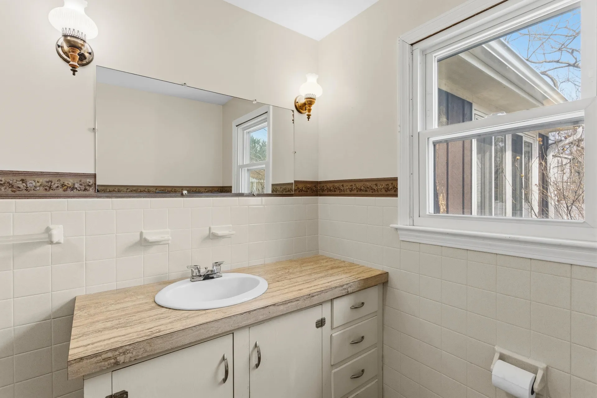 12 Colonial Circle Hampton NH 03842-3317
