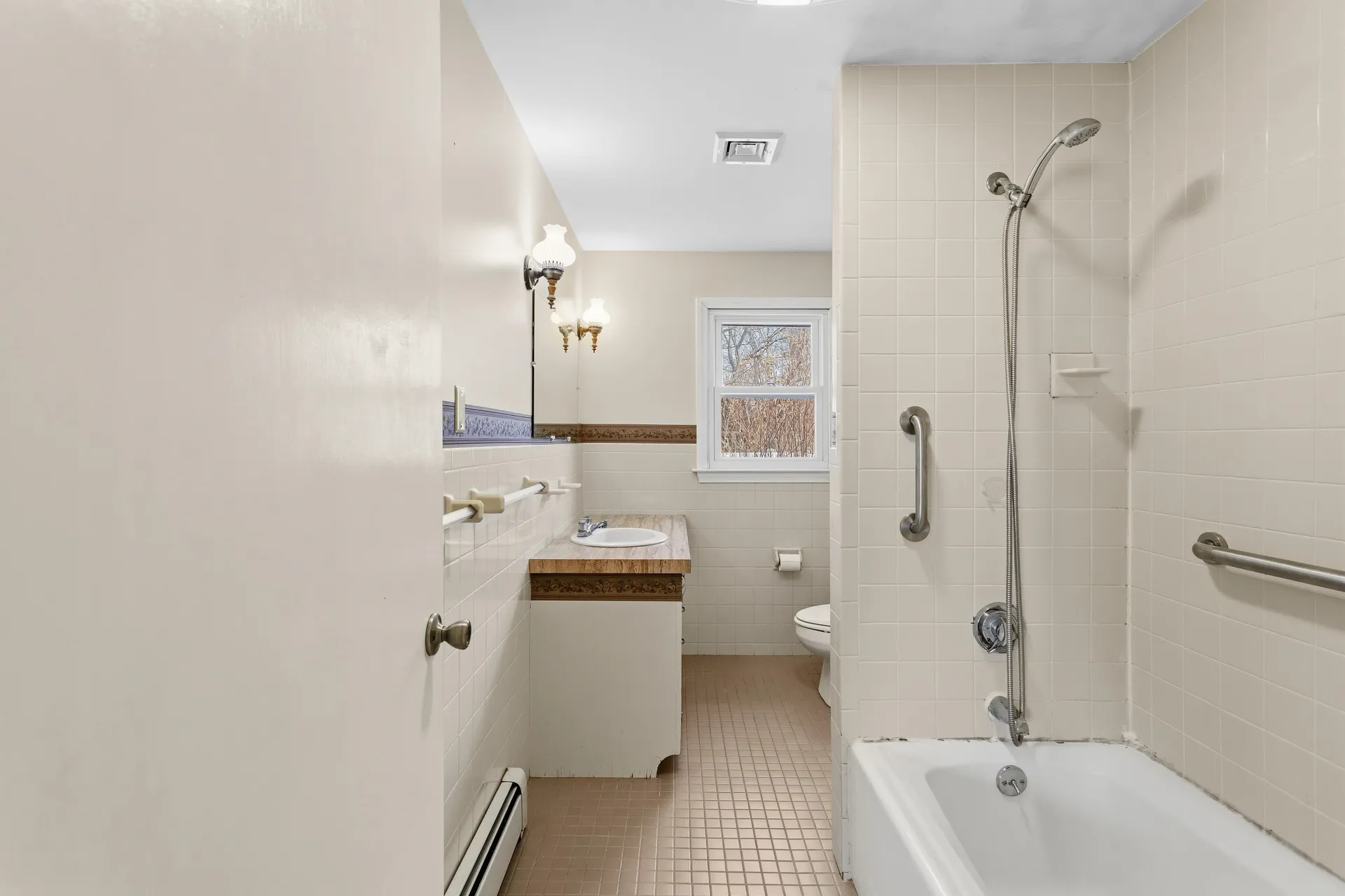 12 Colonial Circle Hampton NH 03842-3317