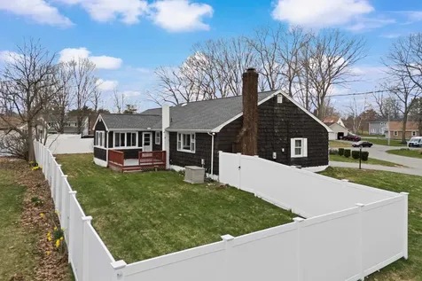 12 Colonial Circle Hampton NH 03842-3317